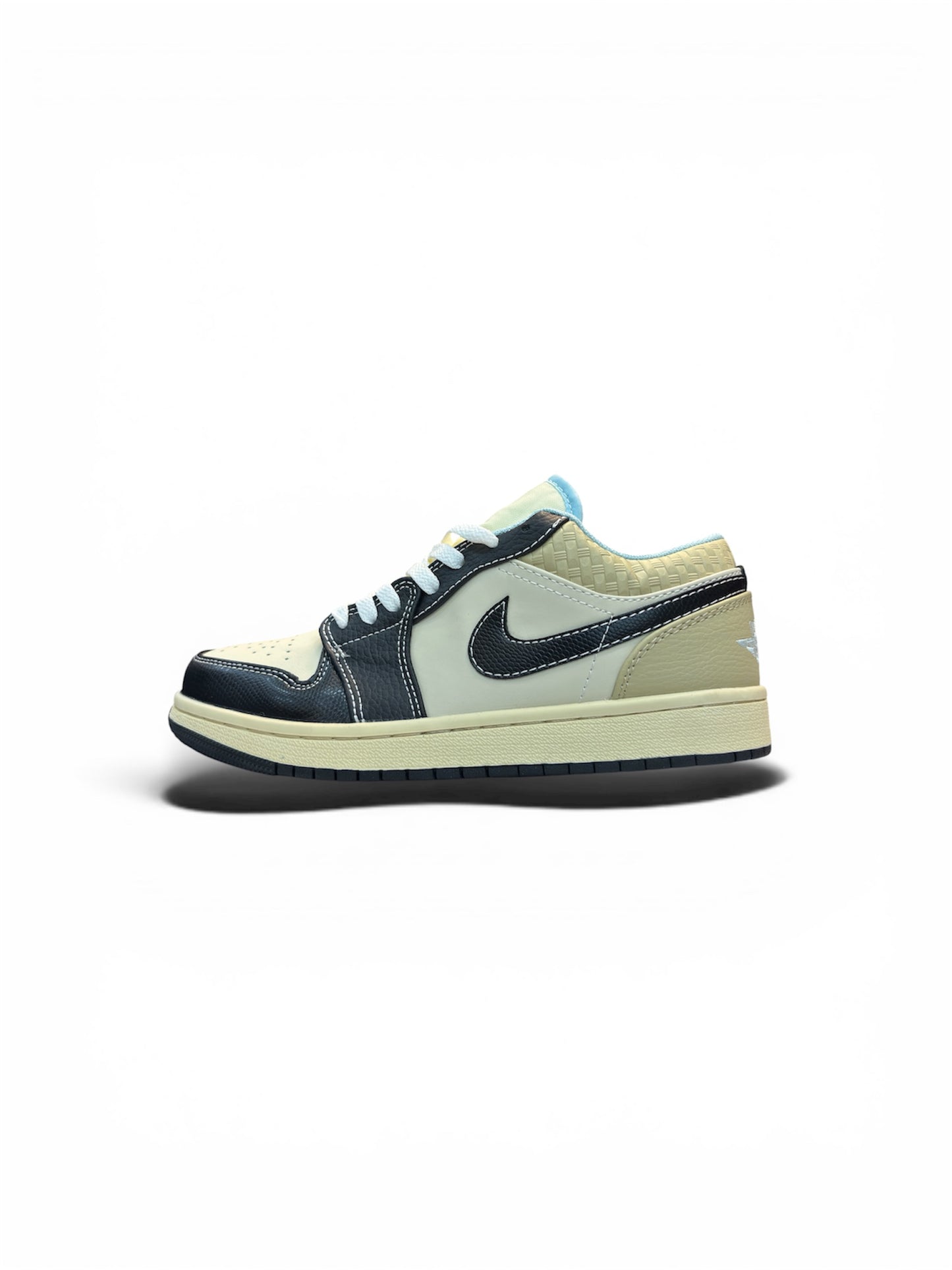 SB Dunks Coconut